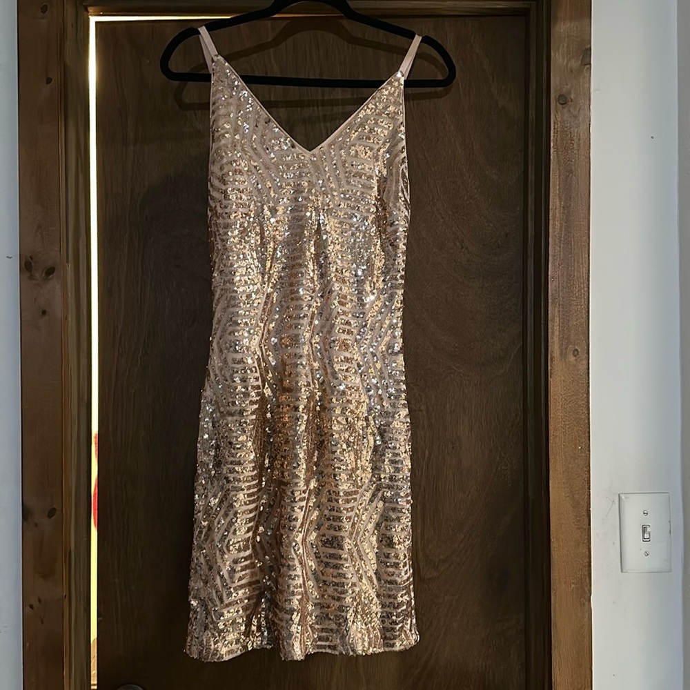 VENUS Pink Sequin Dress Size:Medium